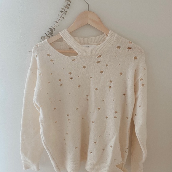 ASTR the Label Distressed Sweater - Picture 4 of 12
